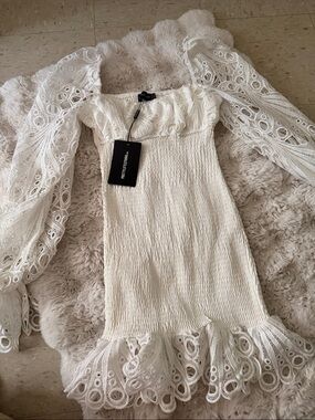PrettyLittleThing White Long Sleeve Lace Trim Midi Dress